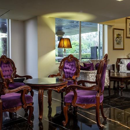 Hotel Atrio By Devam Gurgaon Esterno foto