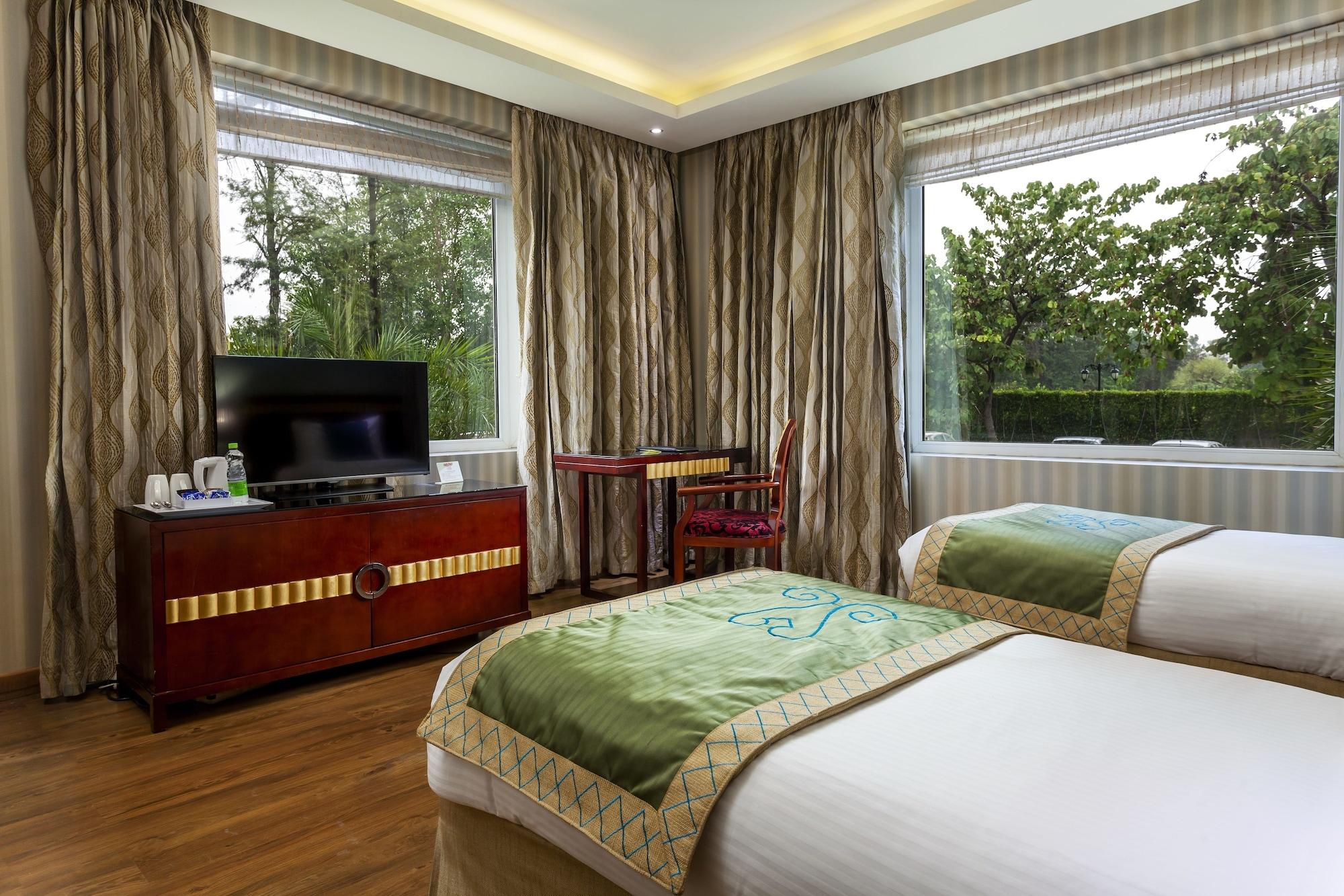 Hotel Atrio By Devam Gurgaon Esterno foto