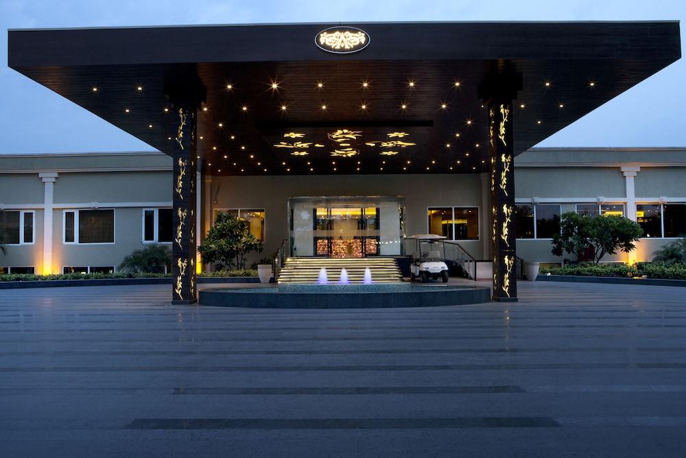 Hotel Atrio By Devam Gurgaon Esterno foto