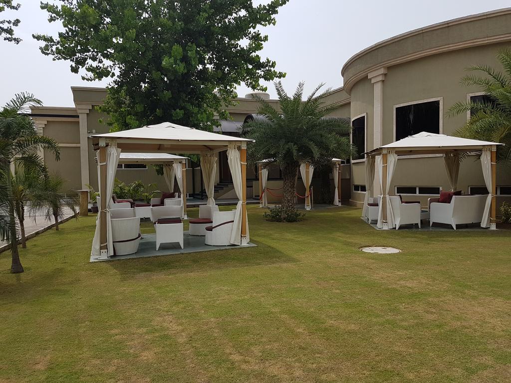 Hotel Atrio By Devam Gurgaon Esterno foto