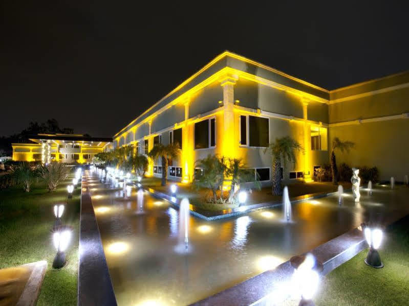 Hotel Atrio By Devam Gurgaon Esterno foto