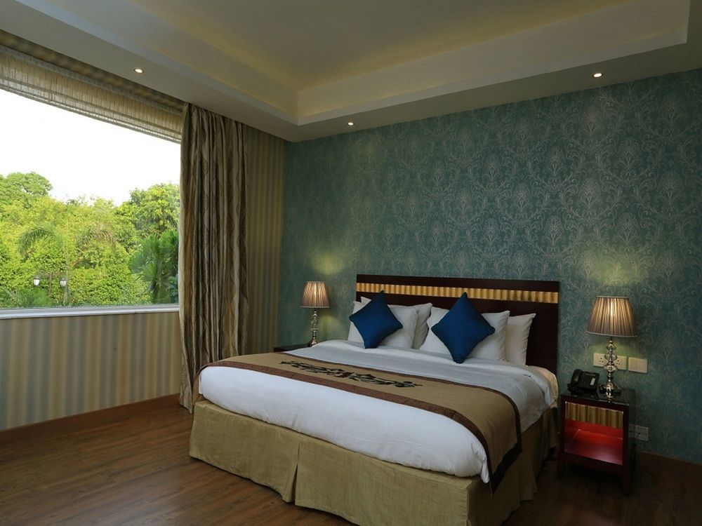 Hotel Atrio By Devam Gurgaon Esterno foto