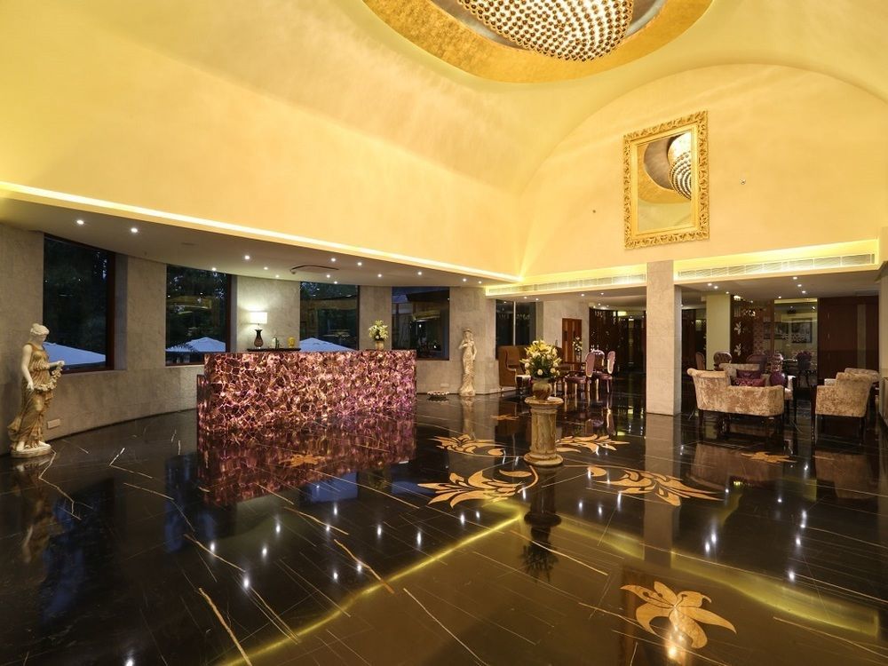 Hotel Atrio By Devam Gurgaon Esterno foto