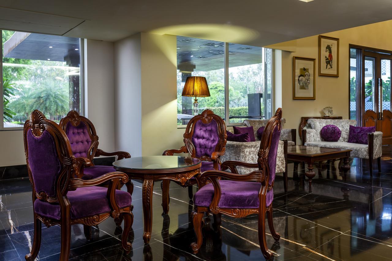 Hotel Atrio By Devam Gurgaon Esterno foto