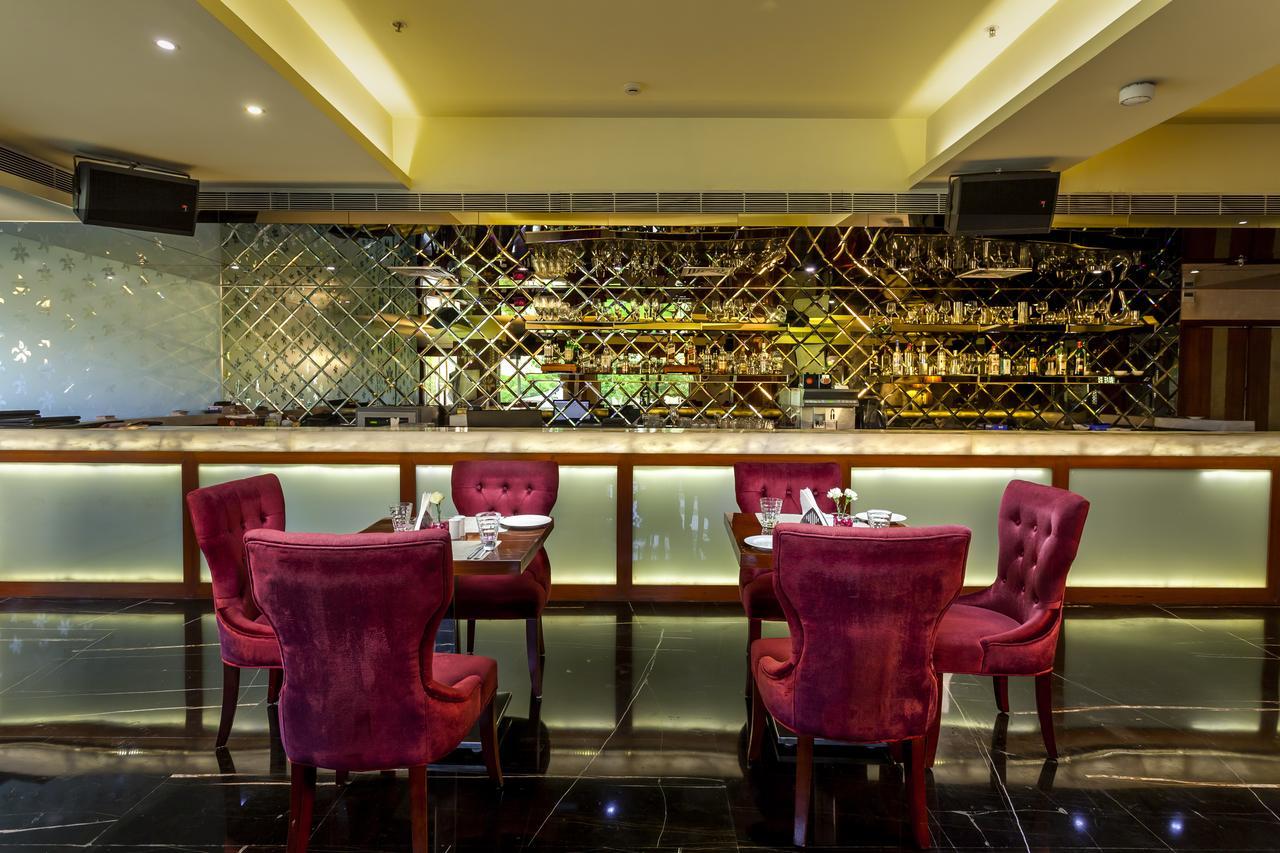 Hotel Atrio By Devam Gurgaon Esterno foto