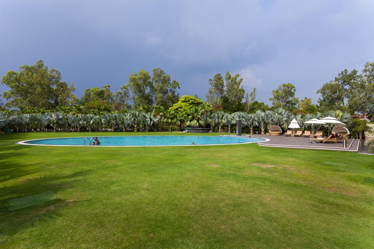 Hotel Atrio By Devam Gurgaon Esterno foto