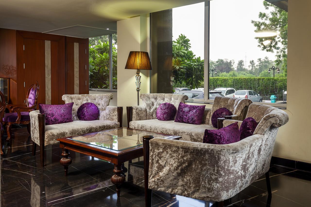 Hotel Atrio By Devam Gurgaon Esterno foto
