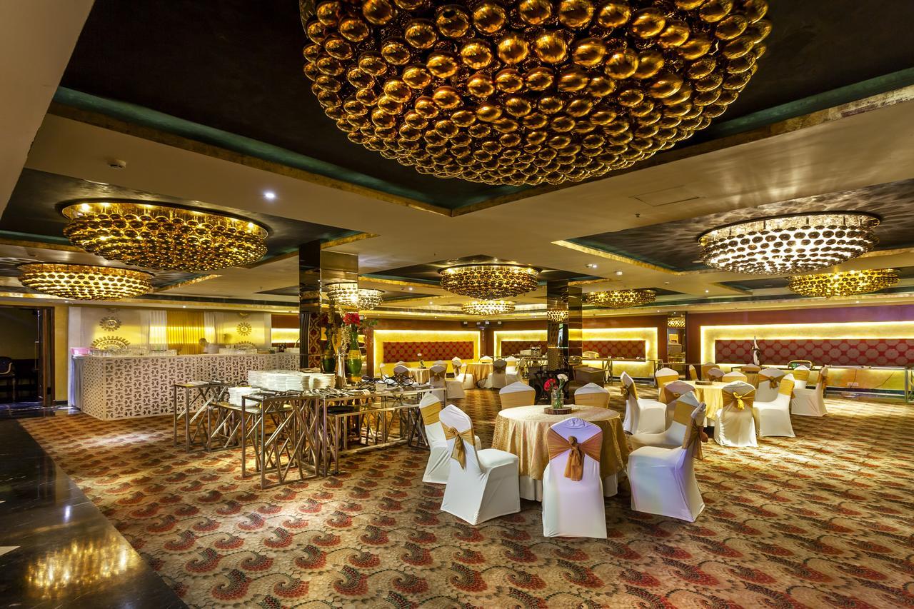 Hotel Atrio By Devam Gurgaon Esterno foto