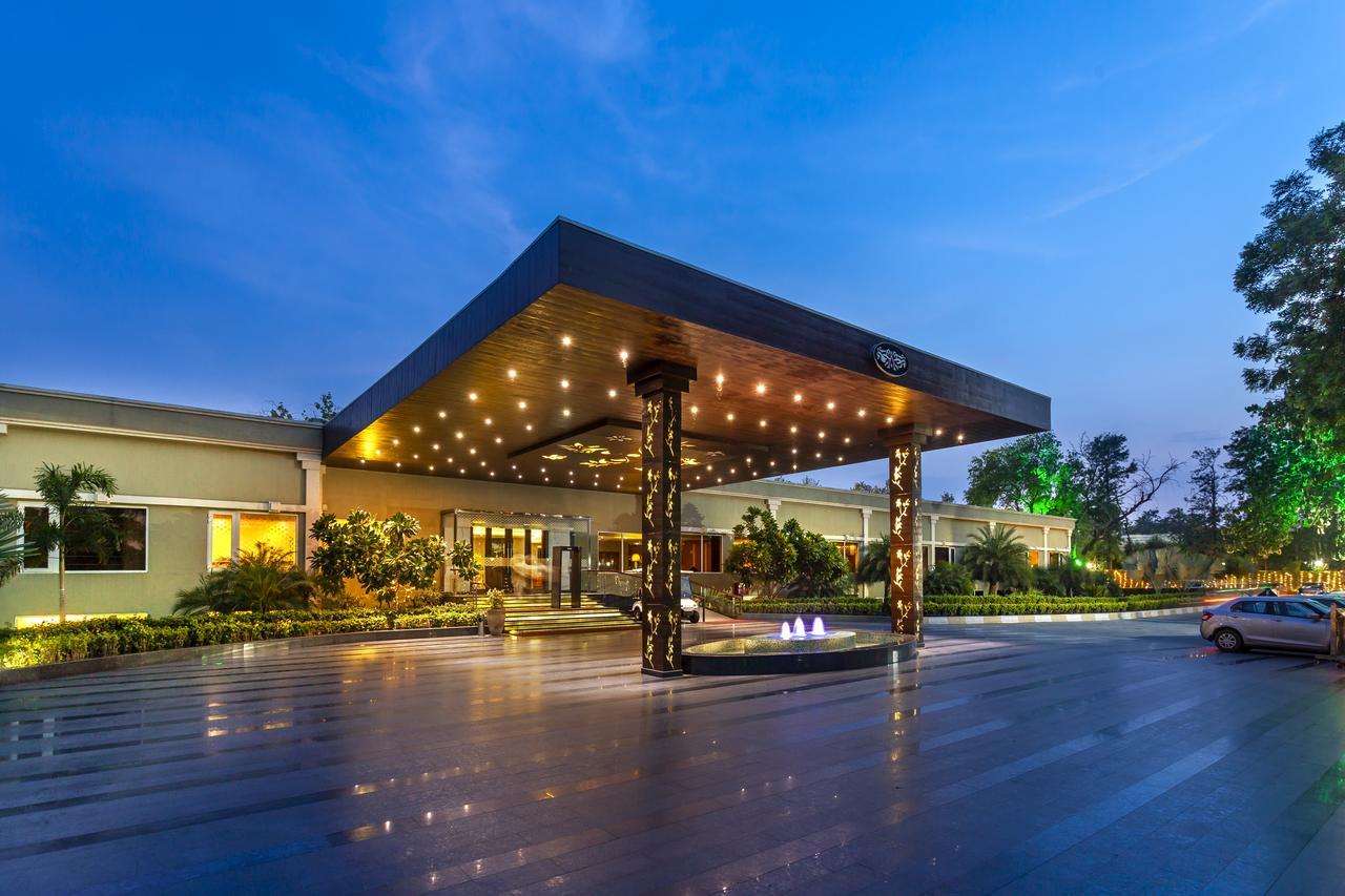 Hotel Atrio By Devam Gurgaon Esterno foto