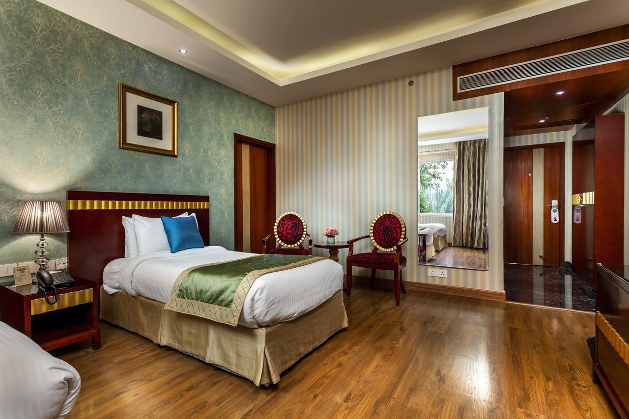 Hotel Atrio By Devam Gurgaon Esterno foto